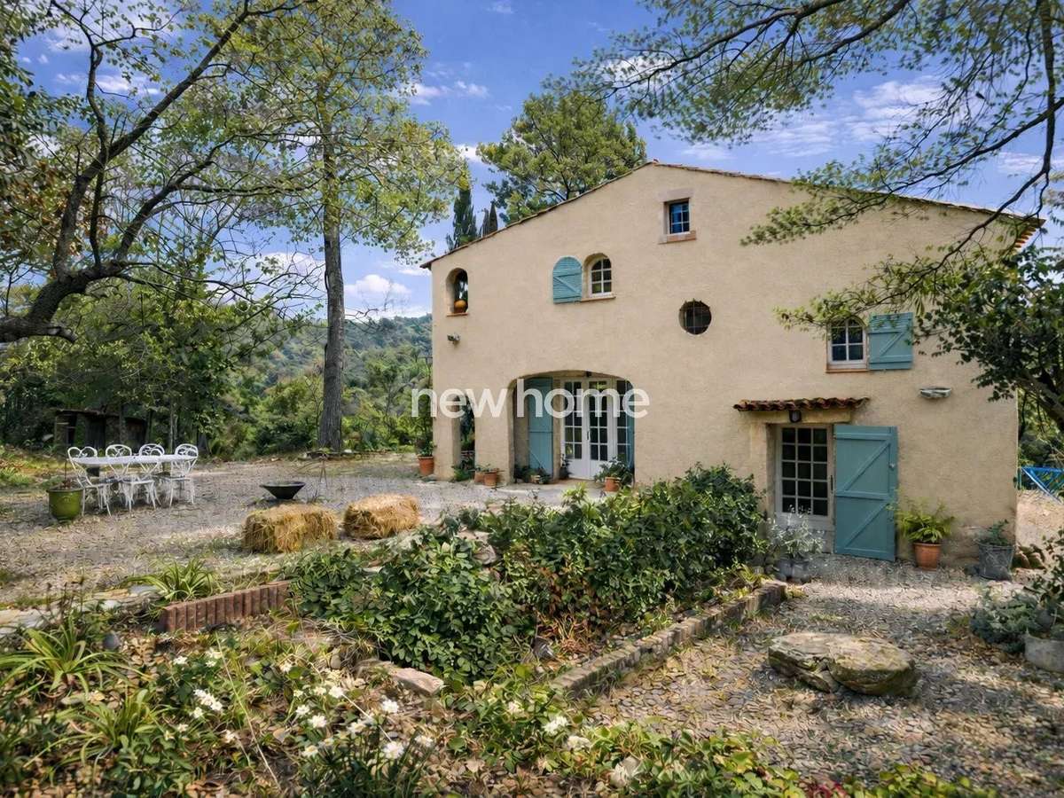 Maison Tourtour