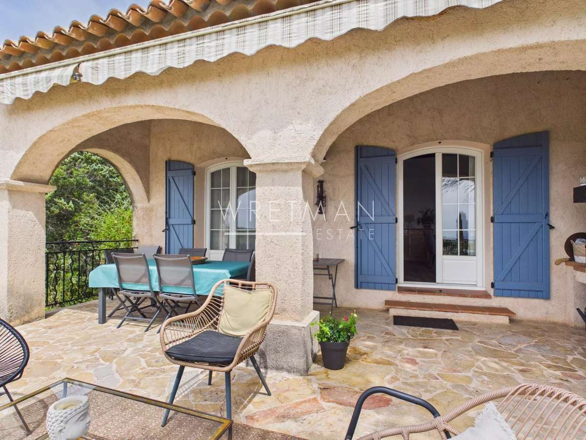 Maison Tourtour