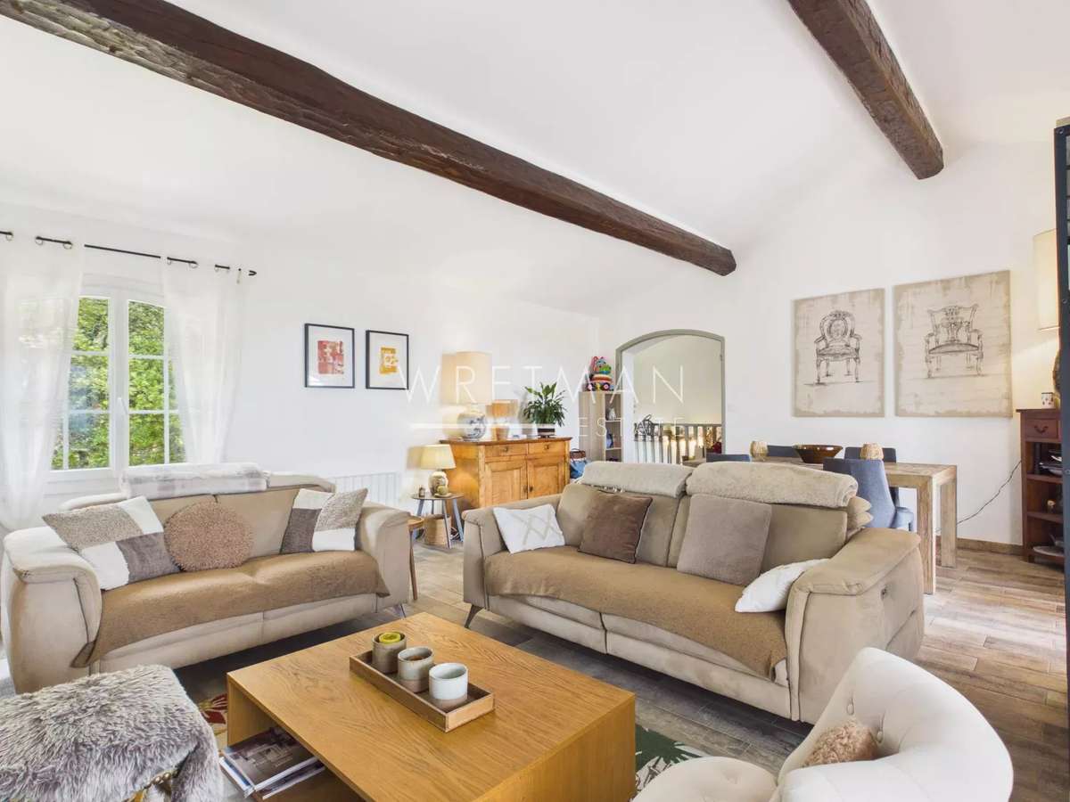 Maison Tourtour