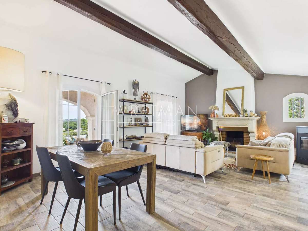 Maison Tourtour