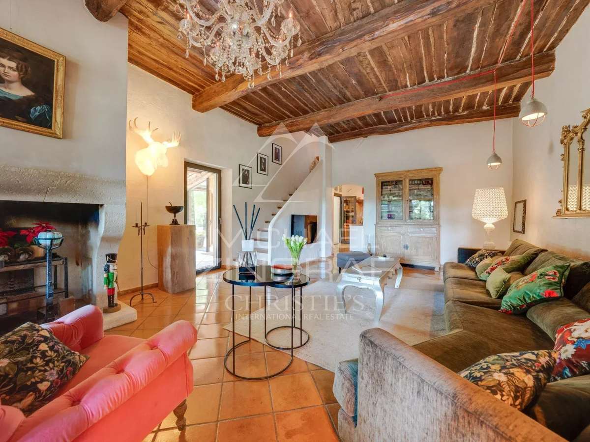 Maison Tourves