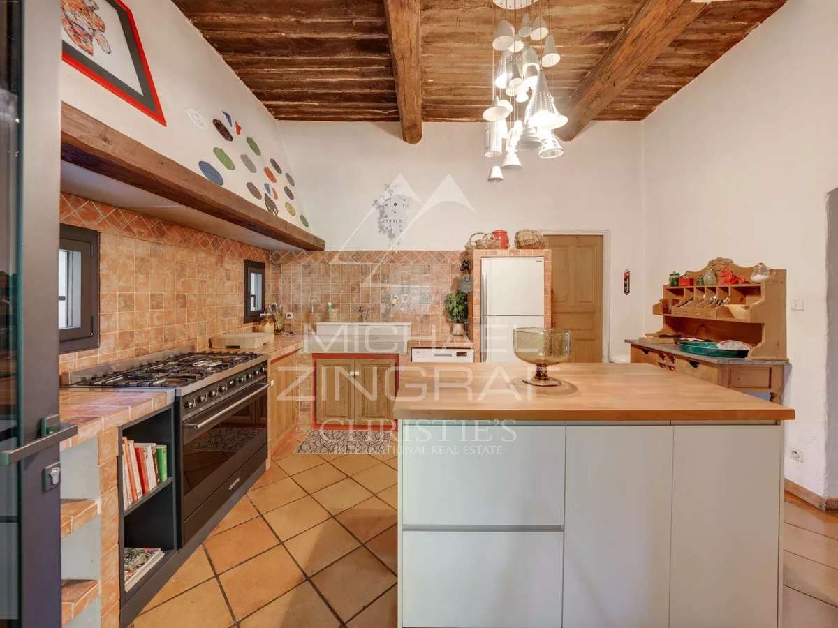 Maison Tourves