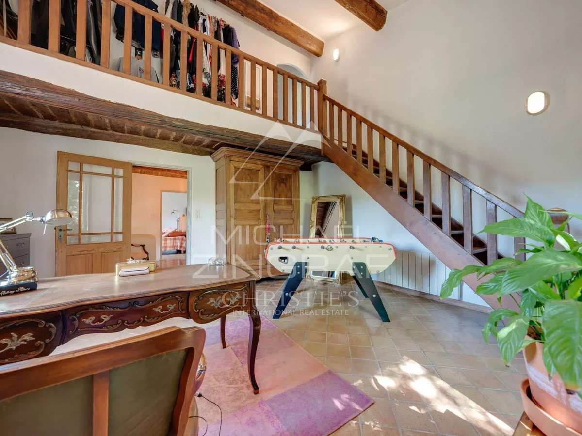 Maison Tourves
