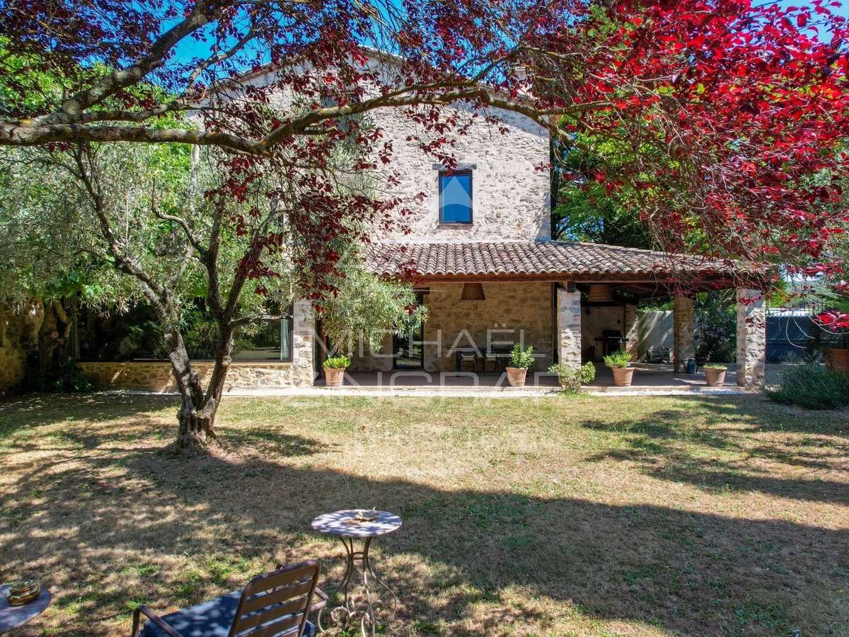Maison Tourves