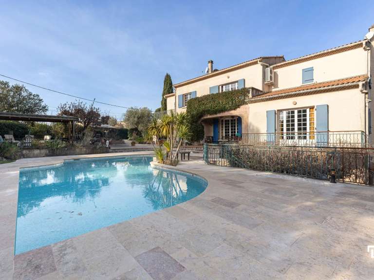Maison Tourves - 6 chambres - 369m²