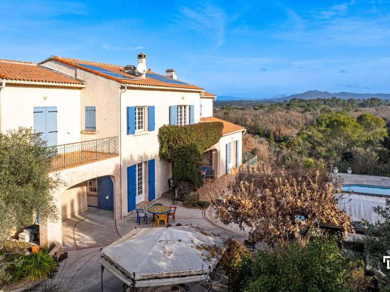 Maison Tourves - 6 chambres - 369m²