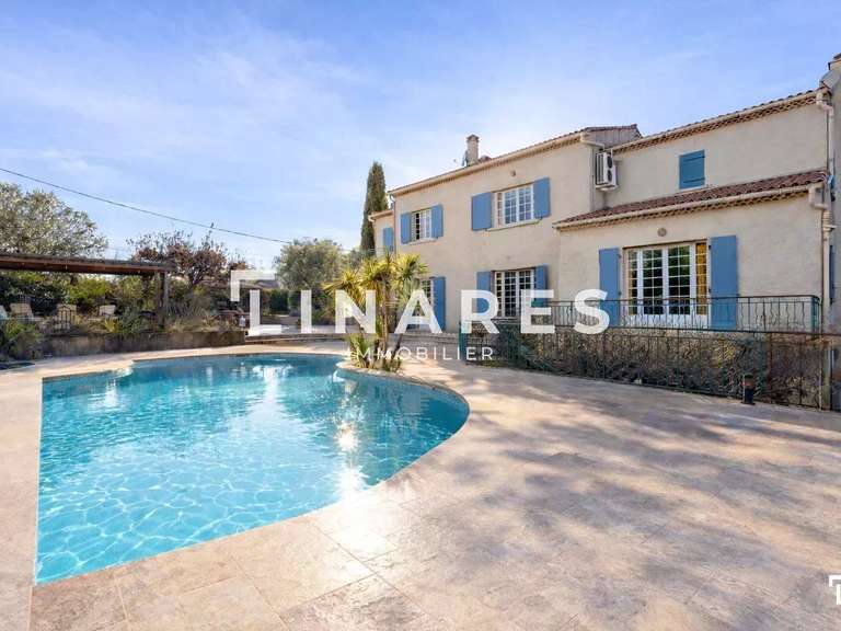 Maison Tourves - 6 chambres - 369m²