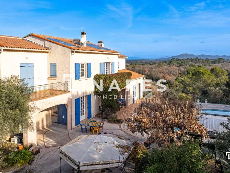 Maison Tourves - 6 chambres - 369m²