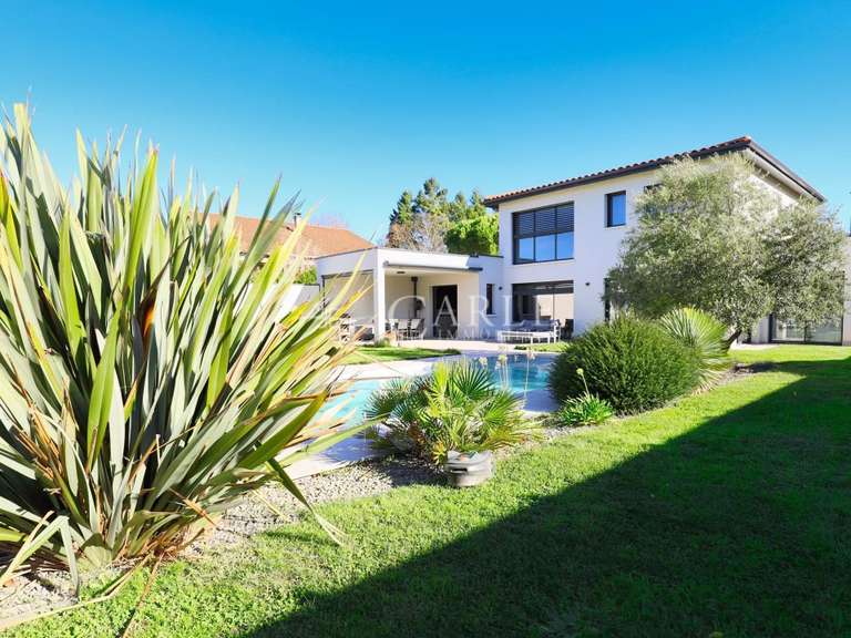 Villa Toussieu - 4 chambres - 227m²