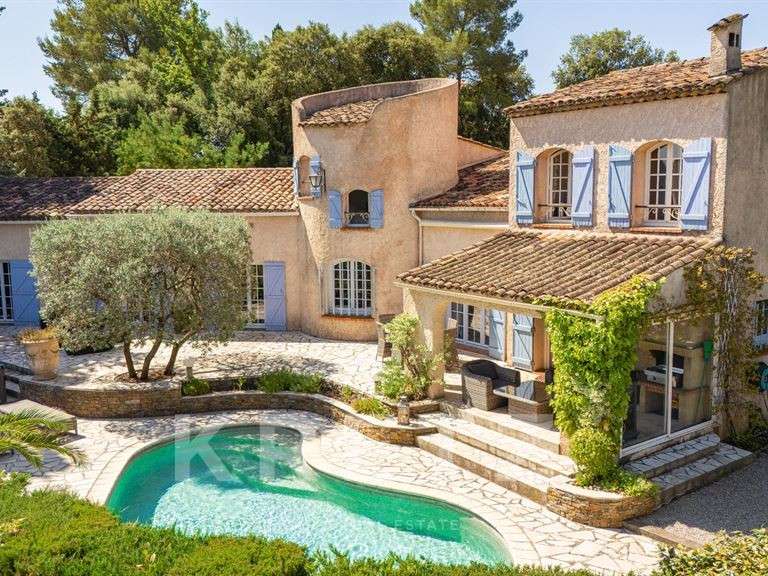 Maison Trans-en-Provence - 5 chambres - 230m²