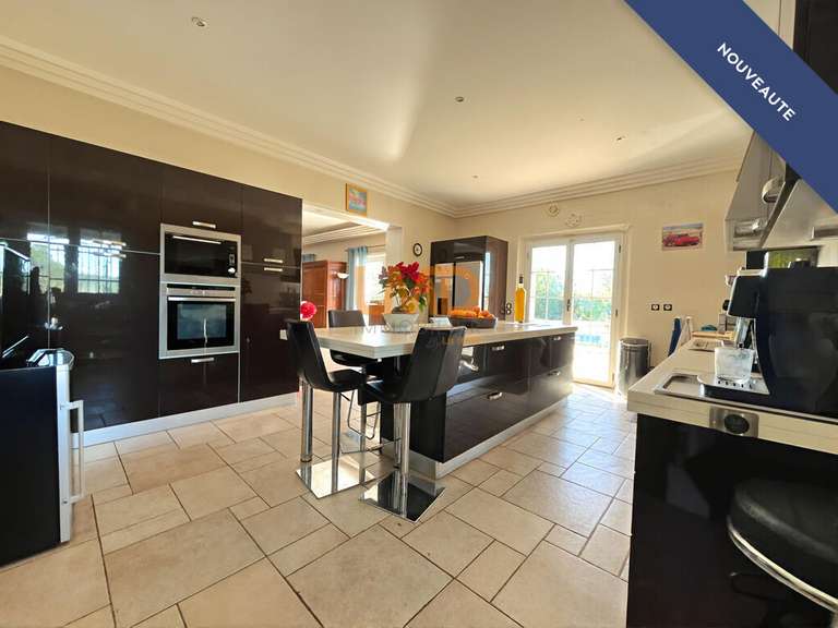 Maison Trans-en-Provence - 5 chambres - 286m²