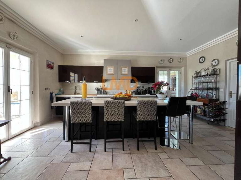 House Trans-en-Provence - 5 bedrooms - 286m²