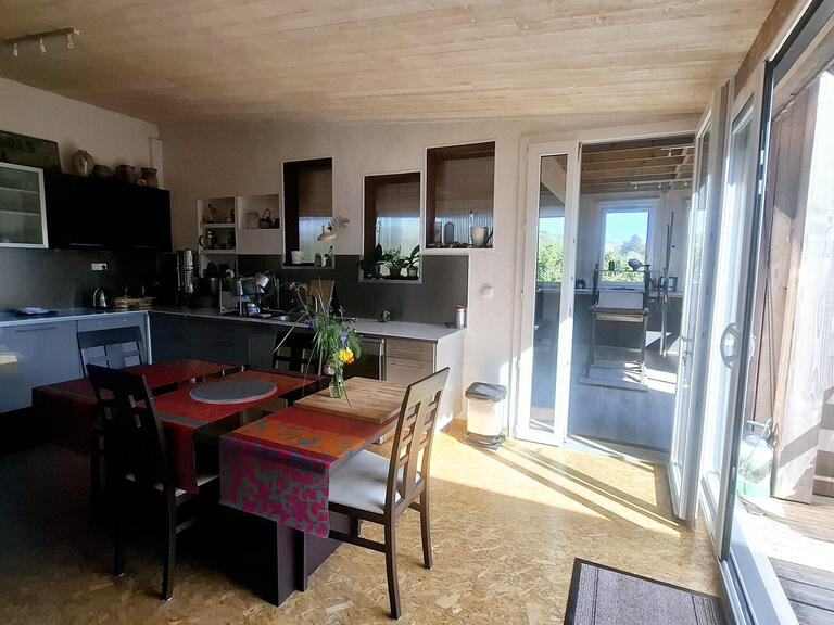 House Trédrez-Locquémeau - 254m²