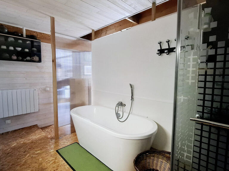House Trédrez-Locquémeau - 254m²