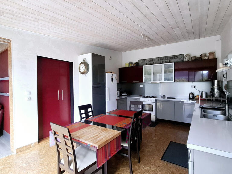 House Trédrez-Locquémeau - 254m²