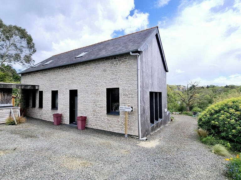 House Trédrez-Locquémeau - 254m²