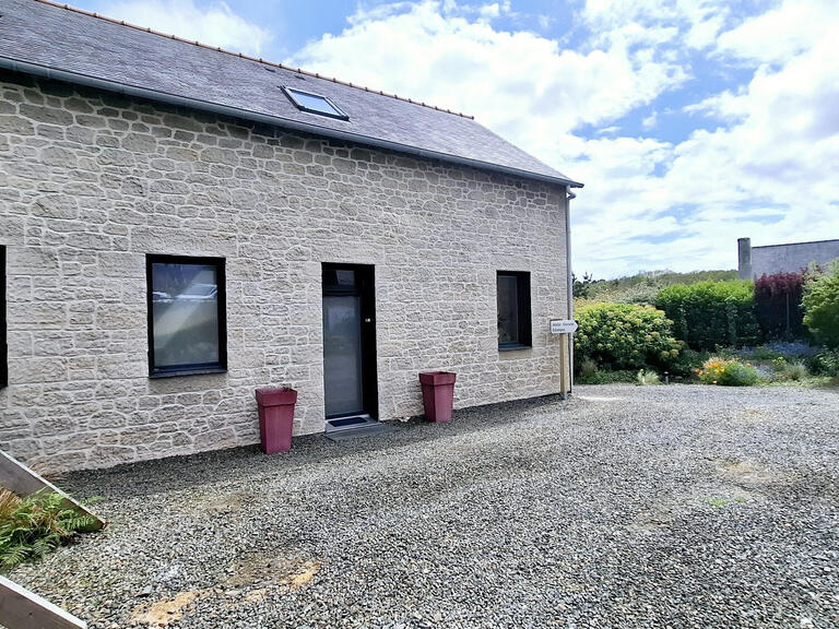 House Trédrez-Locquémeau - 254m²