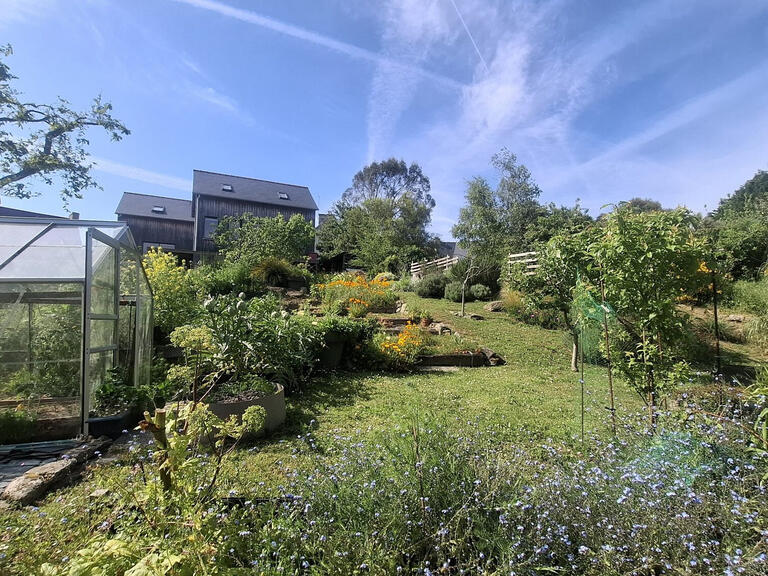 House Trédrez-Locquémeau - 254m²