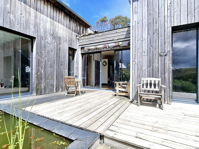 House Trédrez-Locquémeau - 254m²