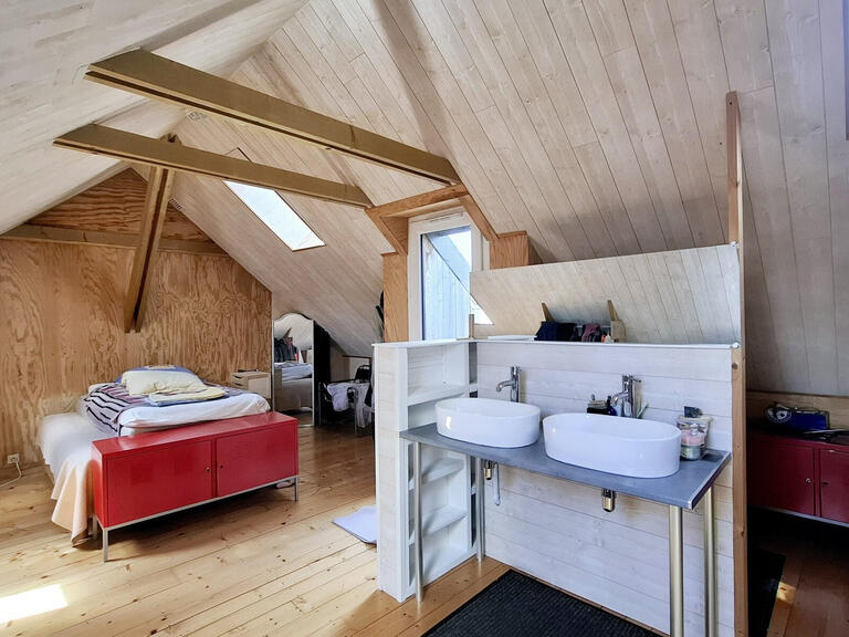 House Trédrez-Locquémeau - 254m²
