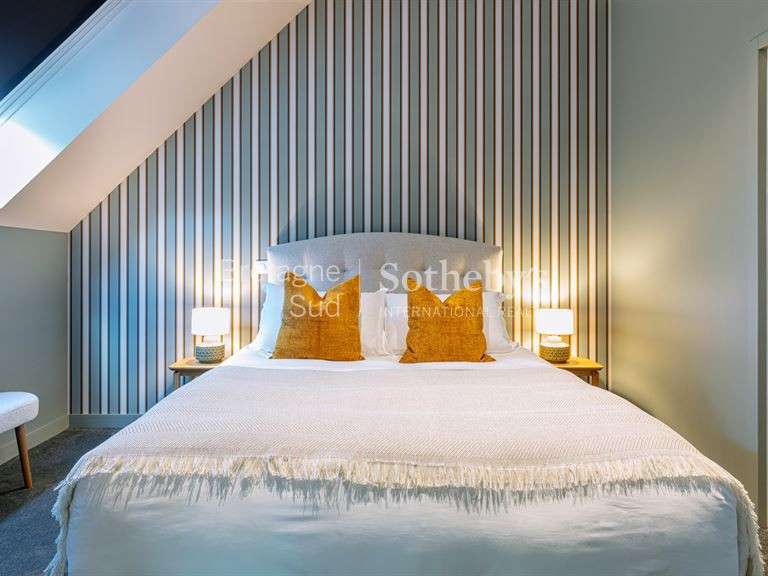 Propriété Tréméoc - 12 chambres - 640m²