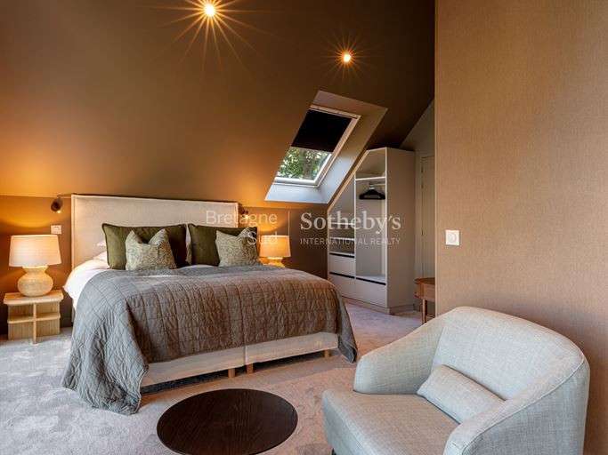 Propriété Tréméoc - 16 chambres - 810m²