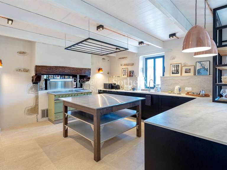 Propriété Tréméoc - 16 chambres - 810m²