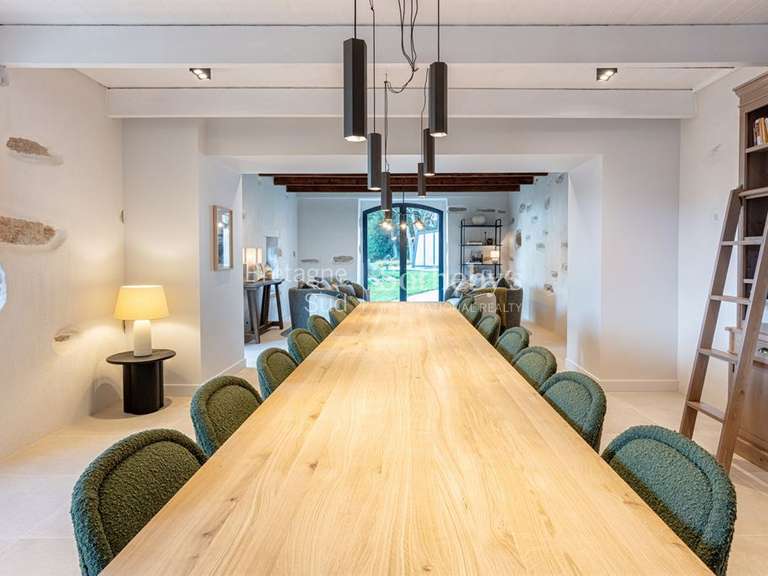Propriété Tréméoc - 16 chambres - 810m²