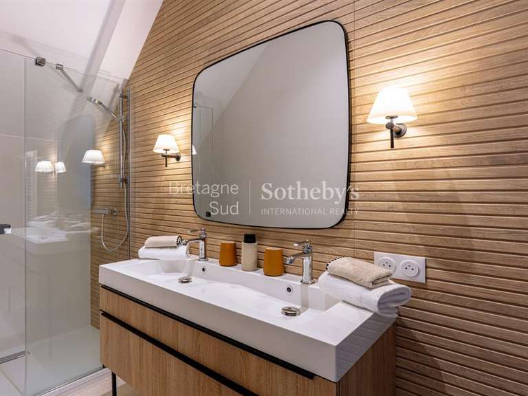 Propriété Tréméoc - 16 chambres - 810m²