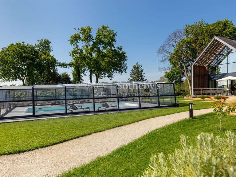 Propriété Tréméoc - 12 chambres - 640m²