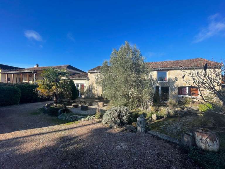 Maison Trespoux-Rassiels - 7 chambres - 423m²