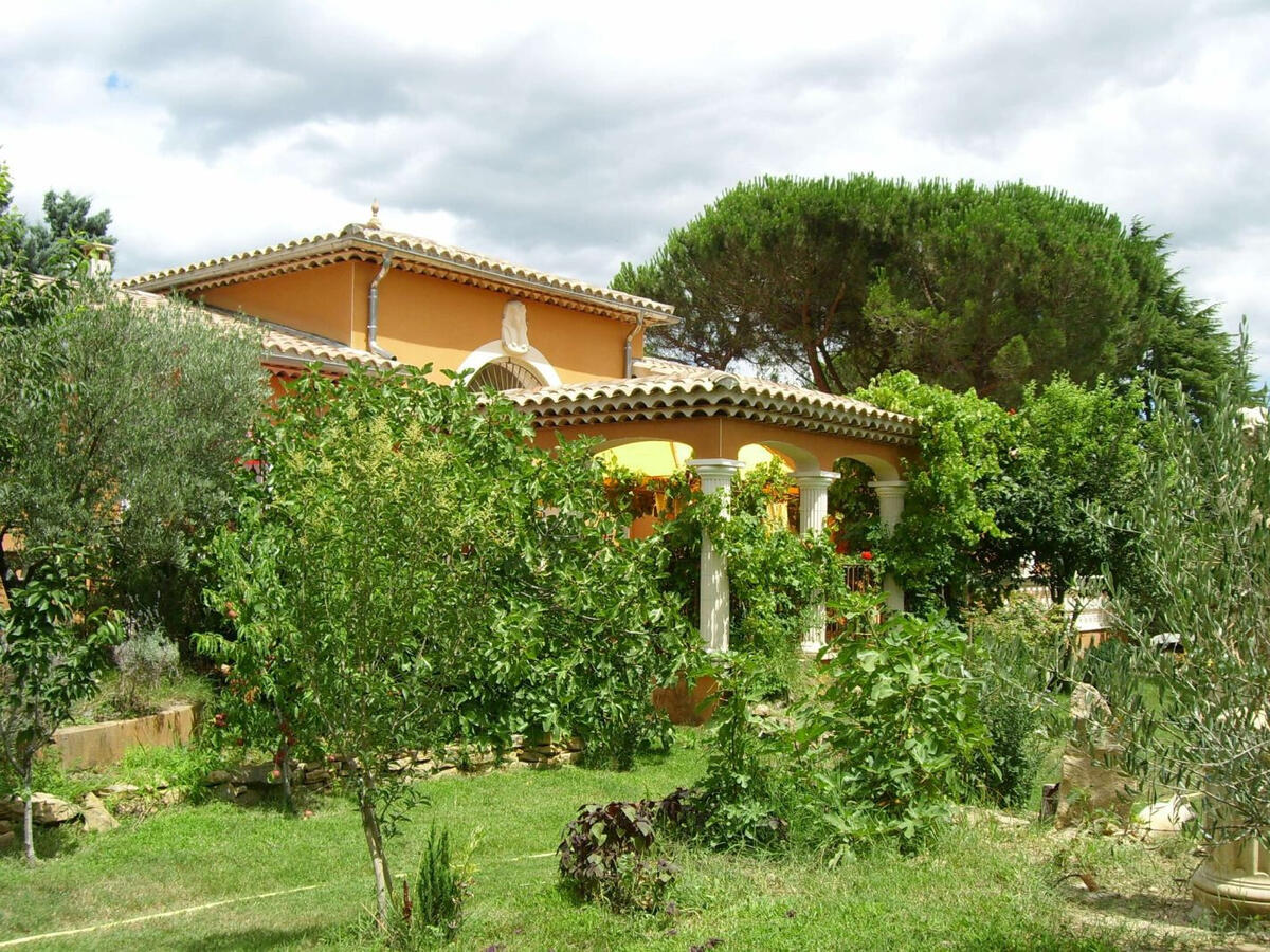 House Tresques