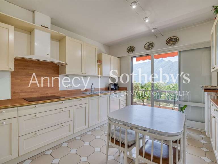 Appartement Tresserve - 3 chambres - 144m²