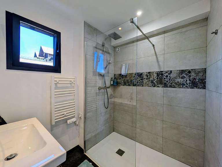 Appartement Tresserve - 3 chambres - 98m²
