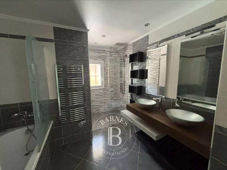 House Tresserve - 4 bedrooms - 230m²