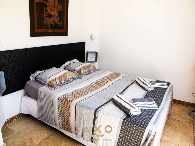 House Trets - 4 bedrooms