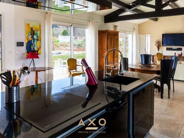 House Trets - 4 bedrooms