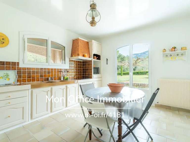 Maison Trets - 4 chambres - 250m²