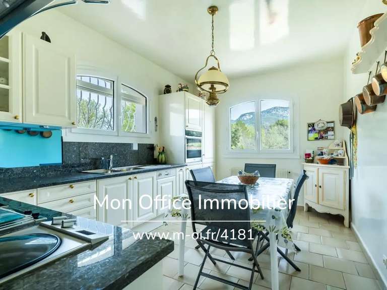 Maison Trets - 4 chambres - 250m²