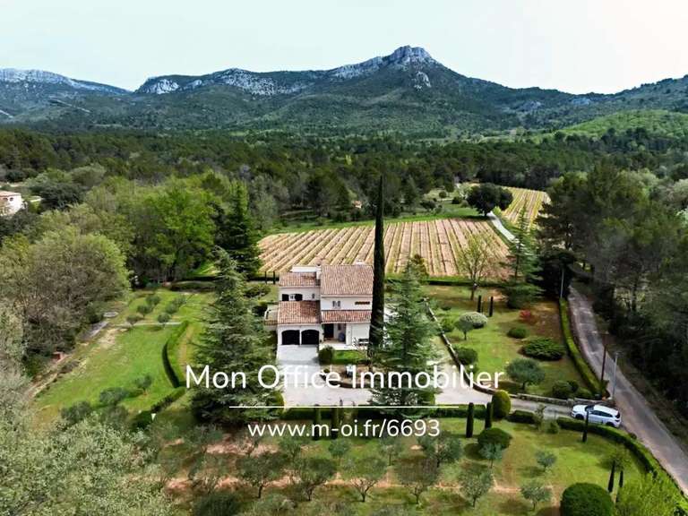 Maison Trets - 4 chambres - 250m²