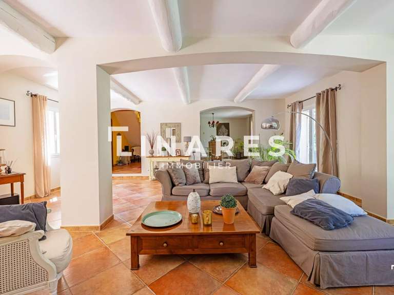 Maison Trets - 4 chambres - 213m²