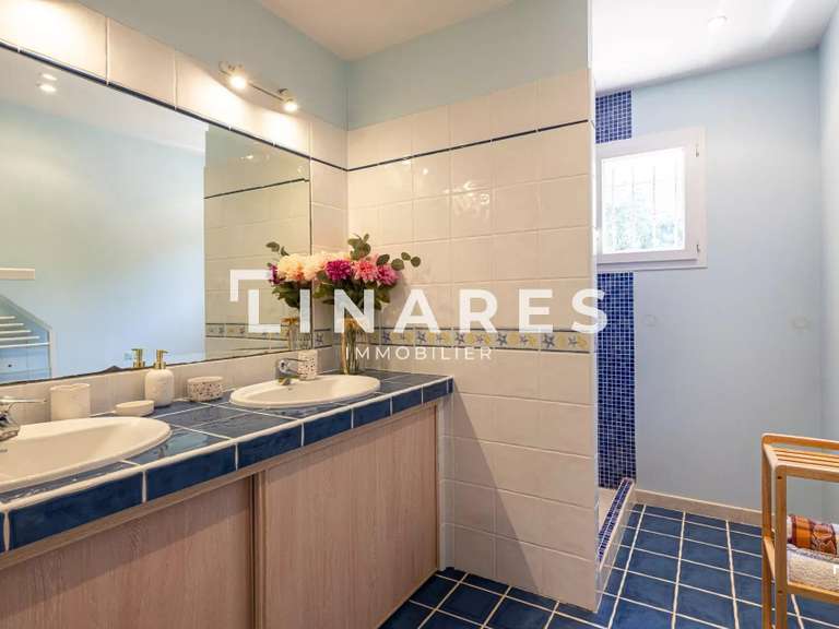 Maison Trets - 4 chambres - 213m²