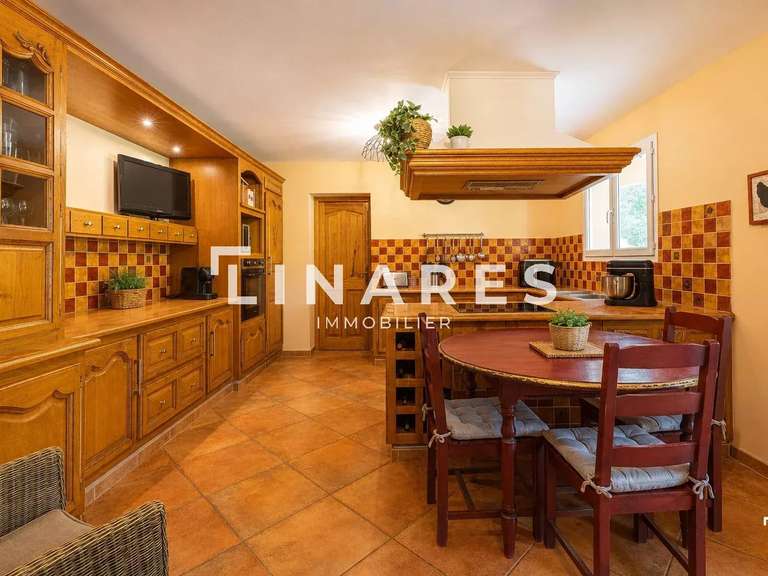 Maison Trets - 4 chambres - 213m²