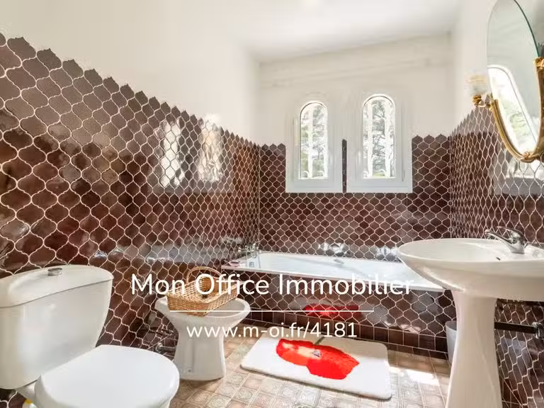 Maison Trets - 4 chambres - 250m²