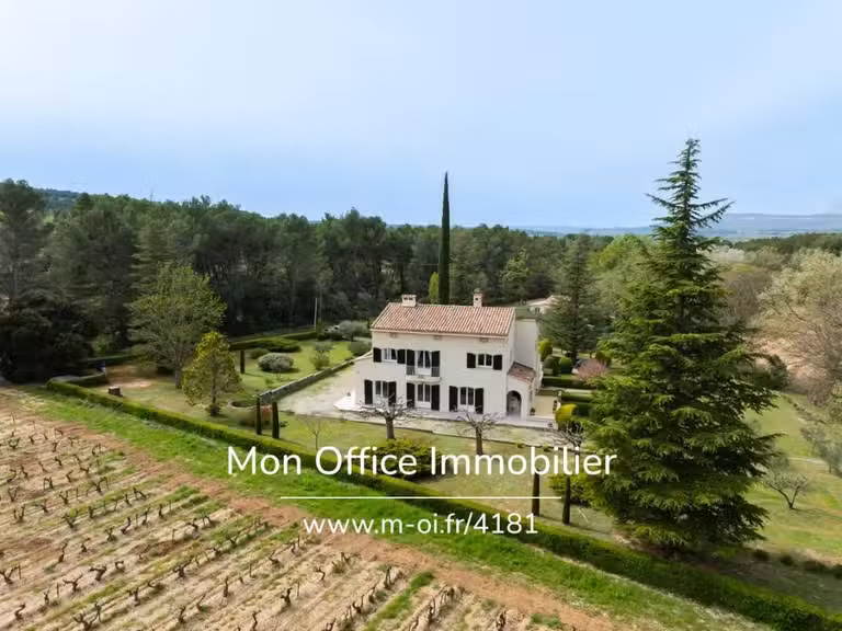 Maison Trets - 4 chambres - 250m²