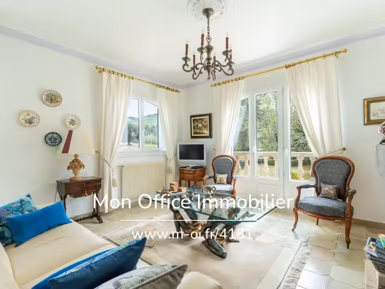 Maison Trets - 4 chambres - 250m²