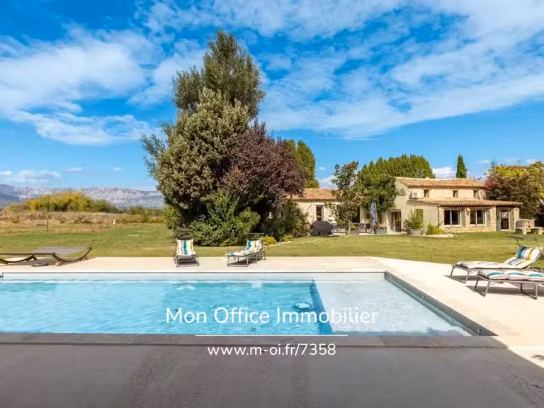 Maison Trets - 6 chambres - 288m²