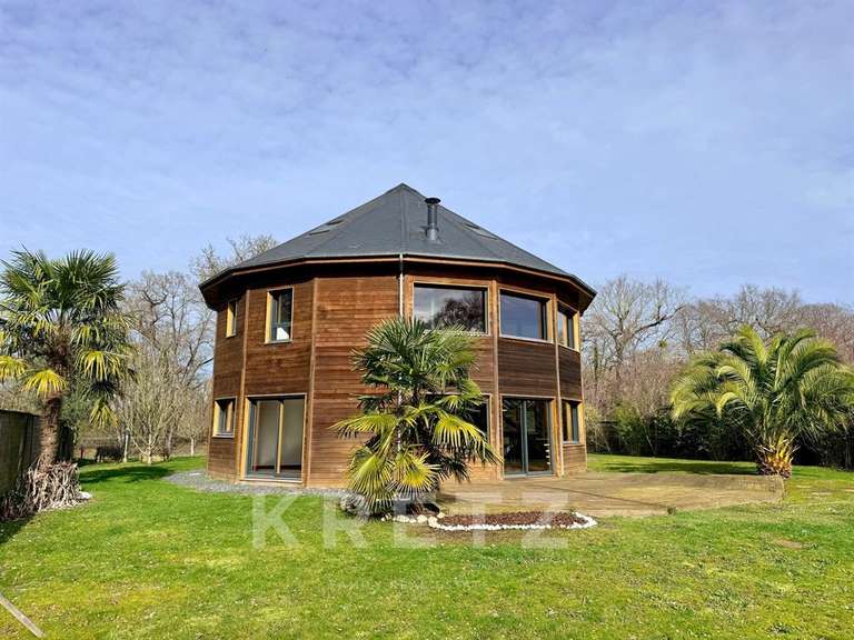 House Troarn - 4 bedrooms - 270m²