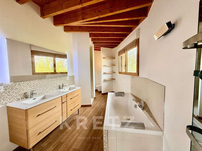 House Troarn - 4 bedrooms - 270m²