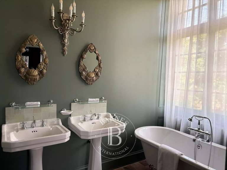 Maison Troarn - 4 chambres - 380m²